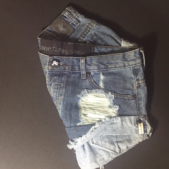 One Teaspoon Very Distressed High Waisted Shorts - Picture 5 of 8